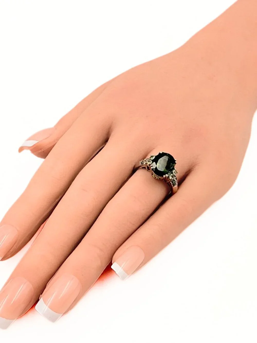 Contemporary Marked Sterling Silver Green Oval Faceted Glass Cocktail Ring Sz 8